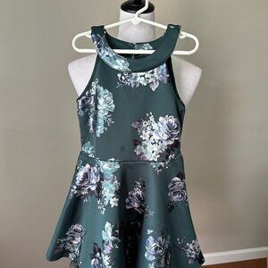 Girls size 8 emerald green matalic dress